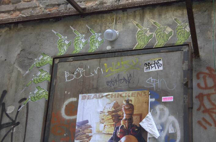rosenthalerstr-monsterkabinett-spritzen