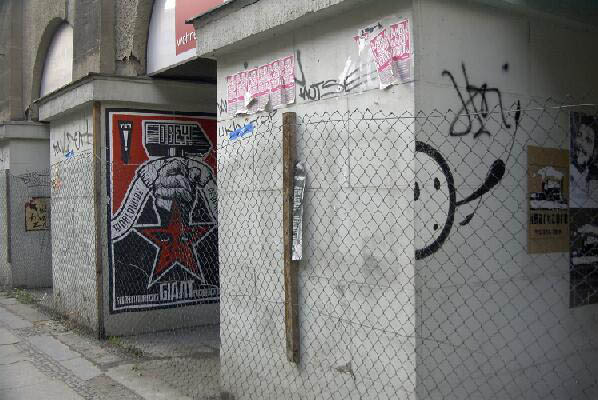 rosenthalerstr-white-obey
